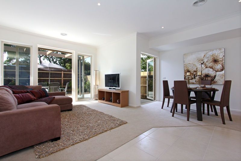 30 Warranilla Avenue, ROSEBUD VIC 3939
