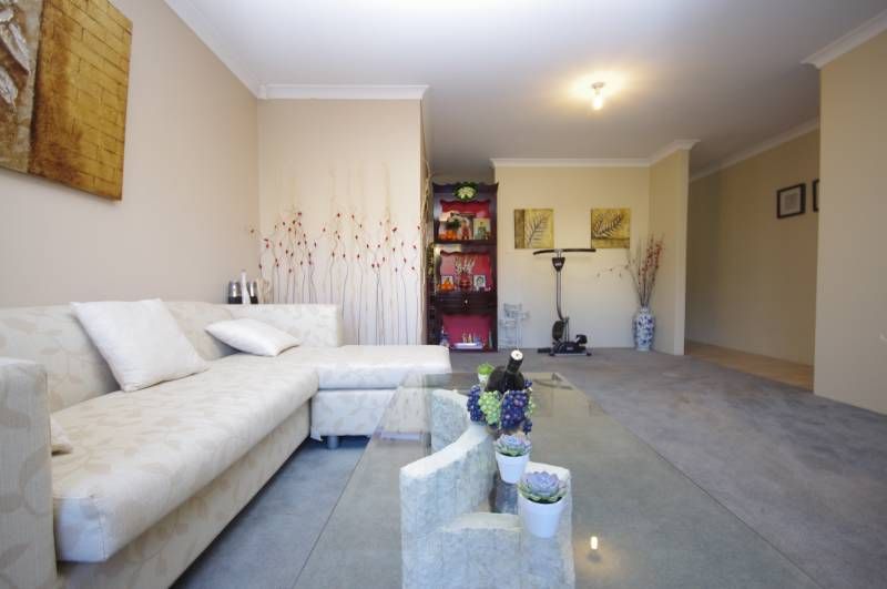 8 Syme Road, ALEXANDER HEIGHTS, WA 6064