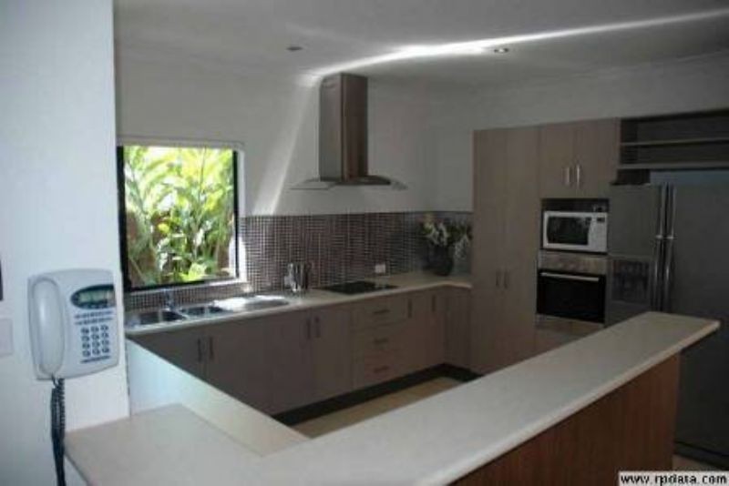 8 Seclusion Drive, PALM COVE, QLD 4879
