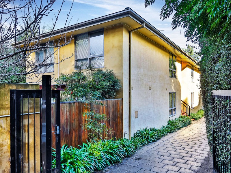 2/4 Glebe Avenue, CHELTENHAM, VIC 3192