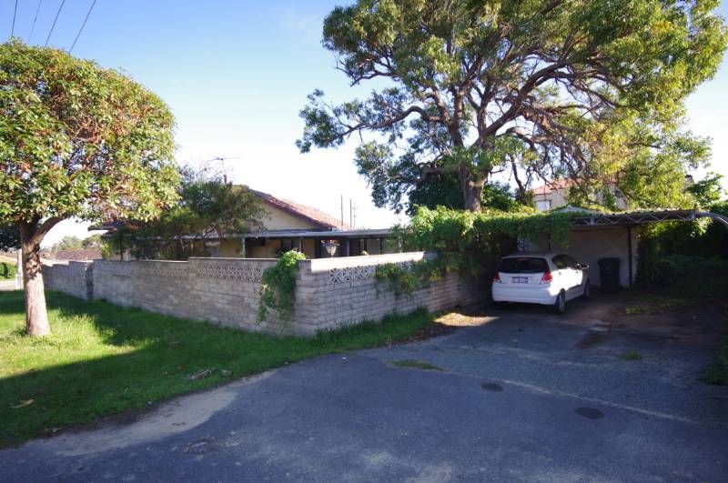 1 Wollong  Place, NOLLAMARA, WA 6061