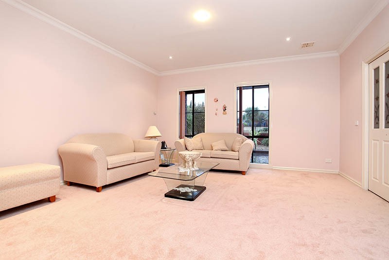 18 Shearer Close, SYDENHAM, VIC 3037