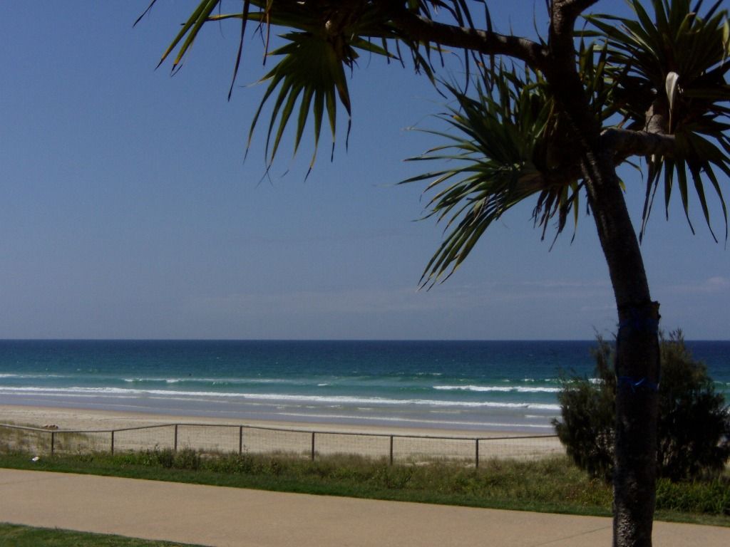 6 Fifth Avenue, BURLEIGH HEADS QLD 4220