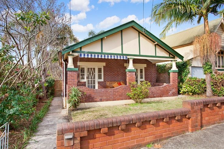 27 The Parade, RUSSELL LEA NSW 2046