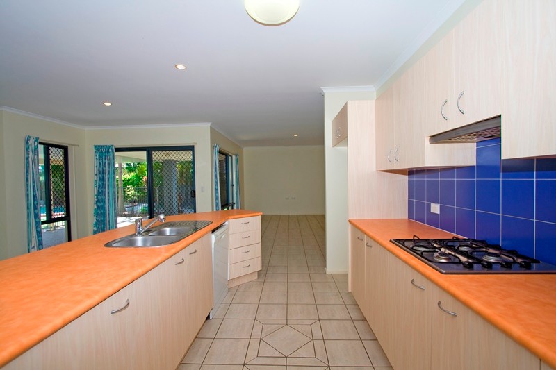 1 Esperance Drive, TWIN WATERS, QLD 4564