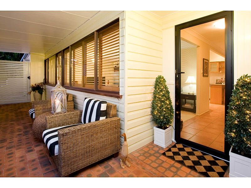 1 Wendy Place, WISHART, QLD 4122