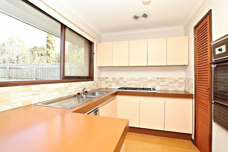 19 Wyperfeld Avenue, TAYLORS LAKES, VIC 3038