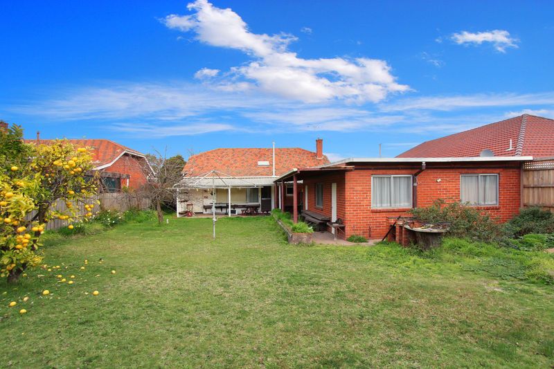 27 Maroo Street, HUGHESDALE, VIC 3166