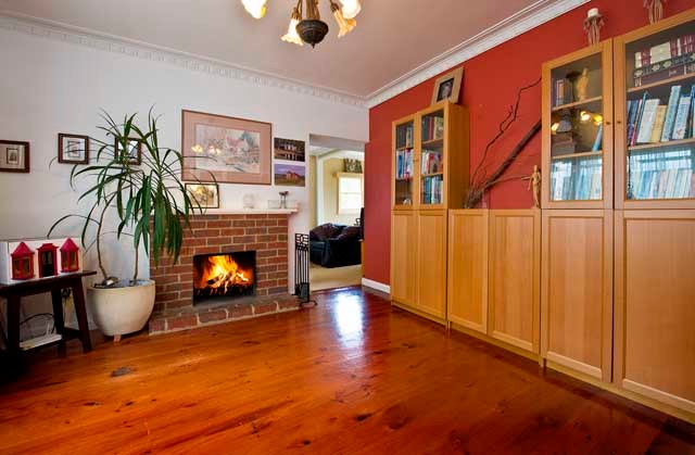 1 Hughes Road, UPPER FERNTREE GULLY, VIC 3156