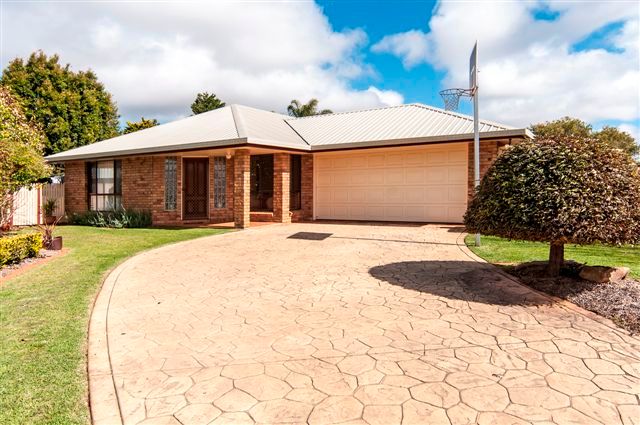 19 Falconer Court, RANGEVILLE QLD 4350