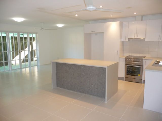 3 Pakee Street, ALEXANDRA HEADLAND, QLD 4572