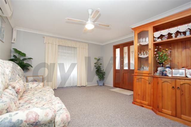 24 Candlebark Circuit, GLENMORE PARK, NSW 2745
