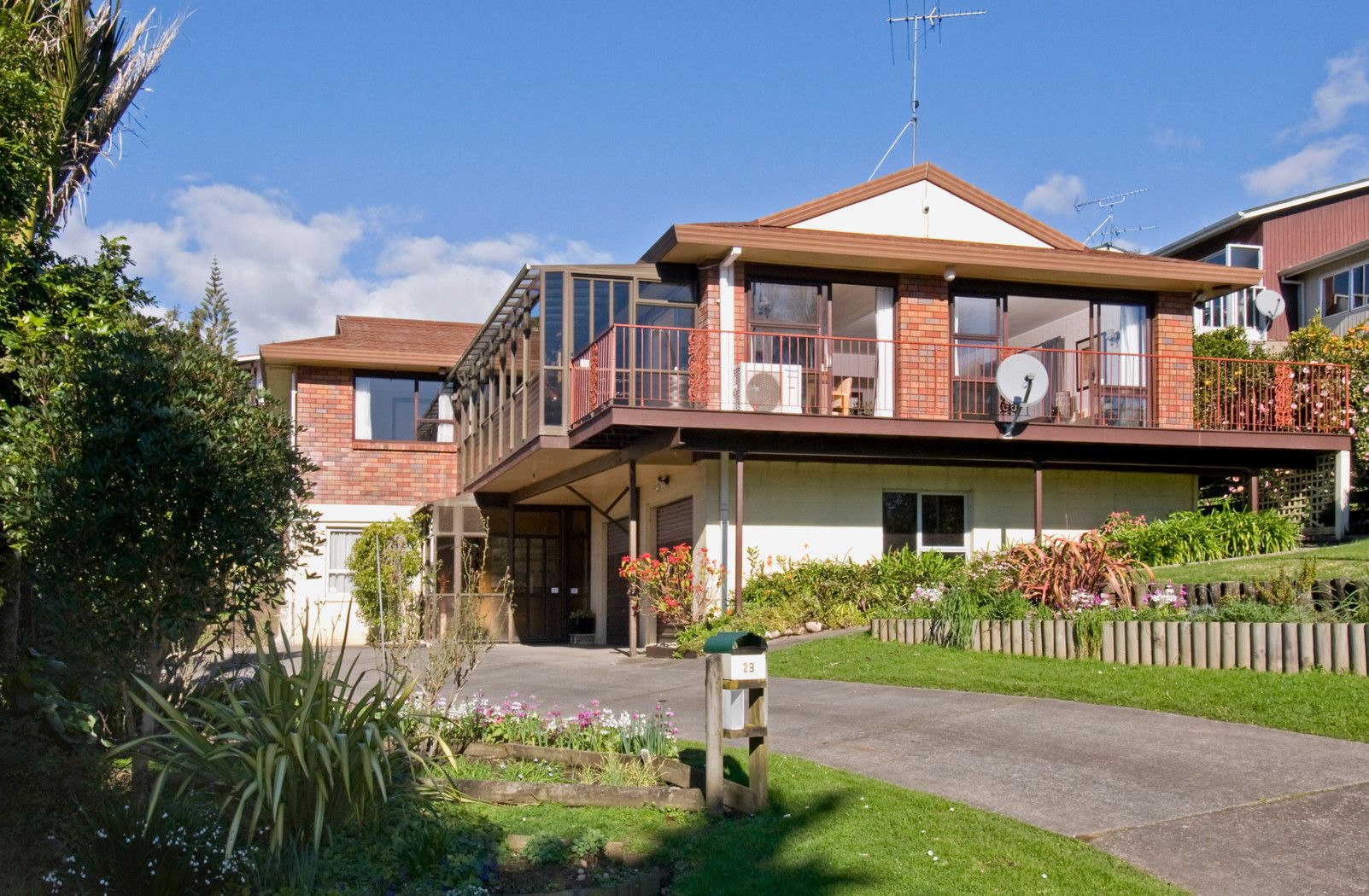 23 Castleton Drive, MELLONS BAY, Manukau City