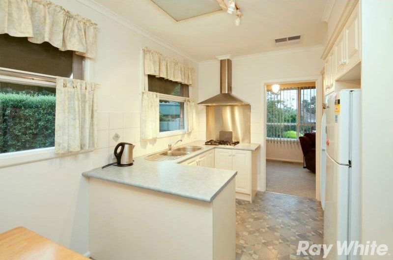 8 Penrith Street, BORONIA, VIC 3155