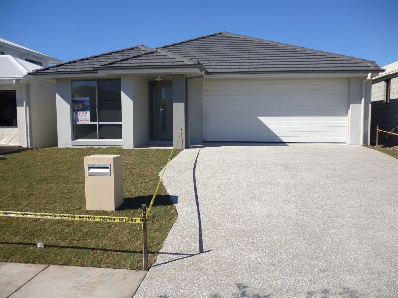 8 Bluefin Circuit, MOUNTAIN CREEK, QLD 4557