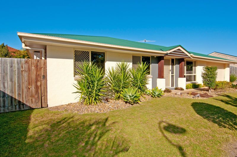 26 Pidgeon Boulevard, CRESTMEAD, QLD 4132