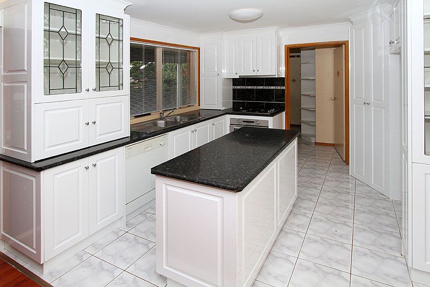 36 Grenda Drive, MILL PARK, VIC 3082