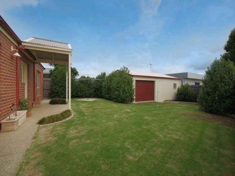18 Cadarga Court, GROVEDALE, VIC 3216