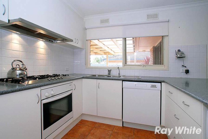 8 Warwick Close, WANTIRNA, VIC 3152