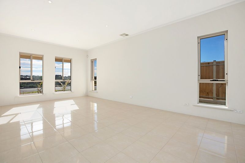 24 Caswell Circuit, MAWSON LAKES, SA 5095