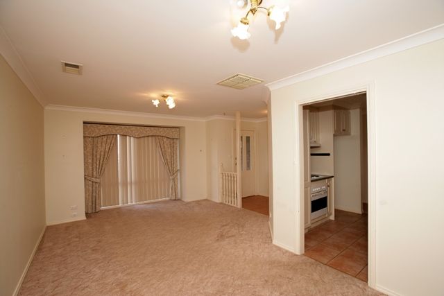 9 Kaldari Crescent, GLENFIELD PARK, NSW 2650