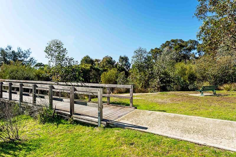 7 Spoonbill Place, QUEENS PARK, WA 6107