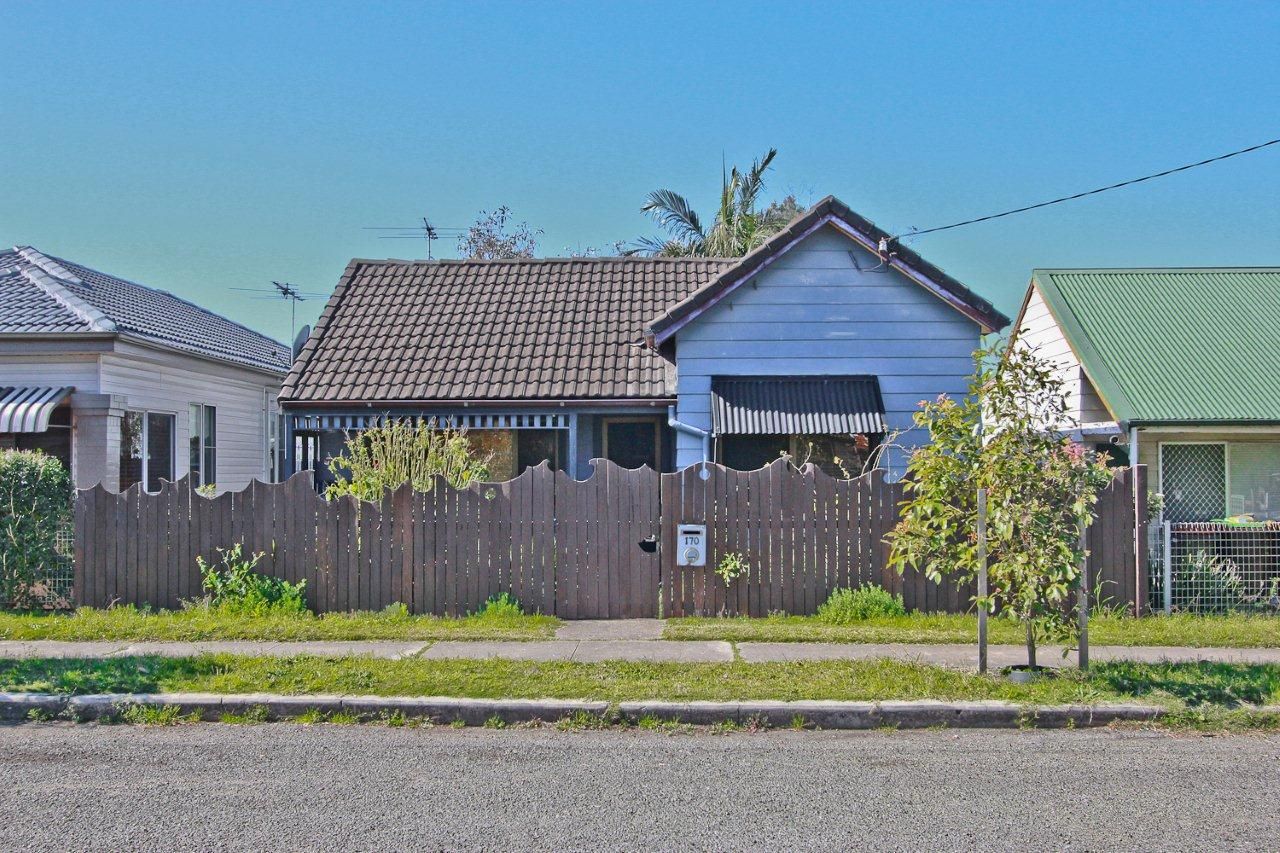 170 Douglas Street, STOCKTON NSW 2295