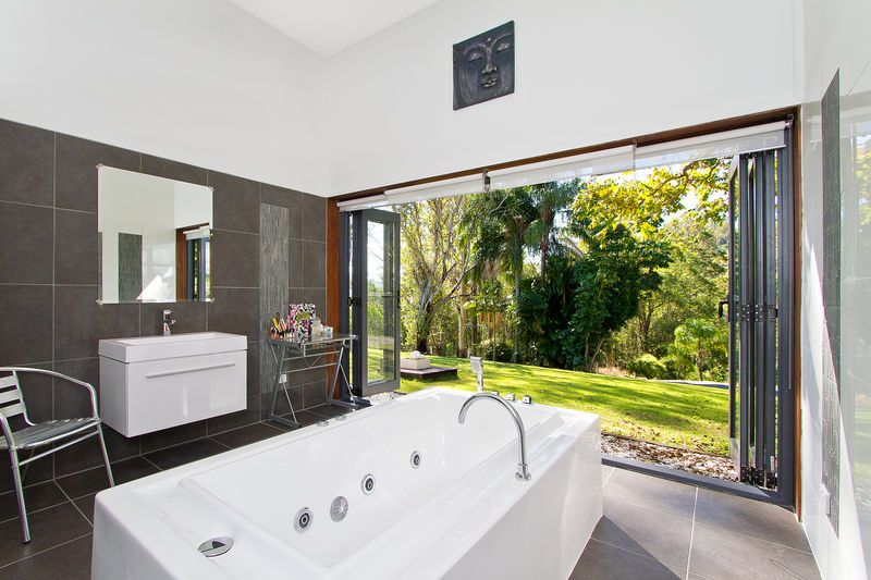 82 Belmont Park Drive, MUDGEERABA, QLD 4213