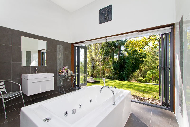 82 Belmont Park Drive, MUDGEERABA, QLD 4213