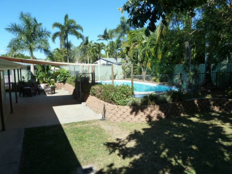76 Survey Street, SMITHFIELD, QLD 4878