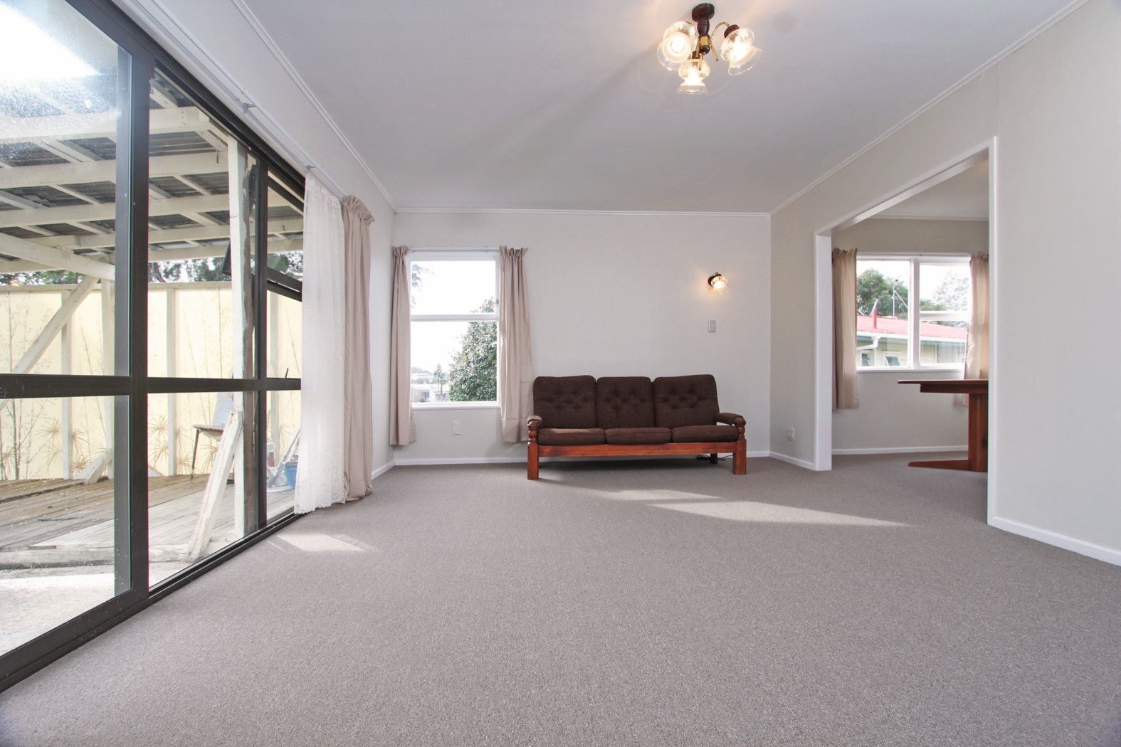 39 Diana Drive, GLENFIELD, North Shore City