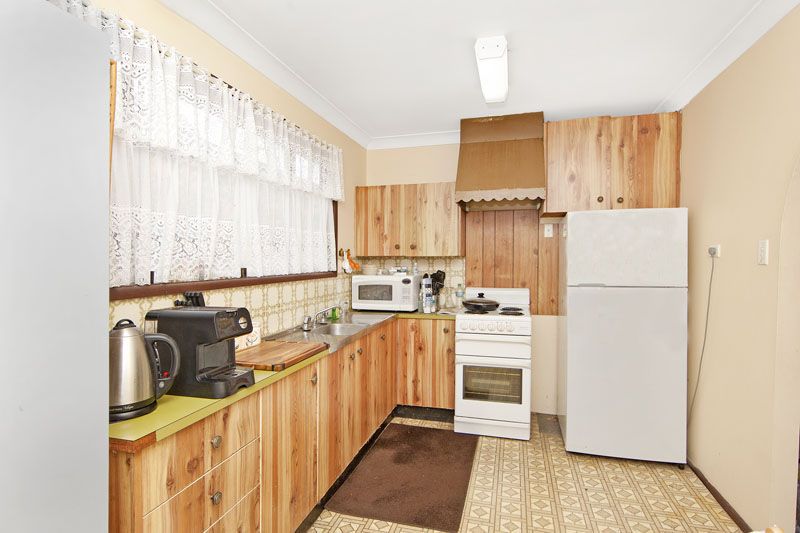 43 Kalele Avenue, BUDGEWOI, NSW 2262