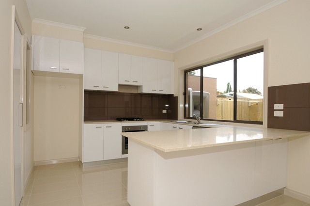 2/14  Carpenter Street, NOBLE PARK, VIC 3174