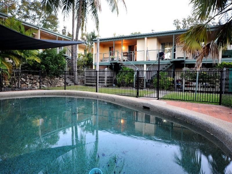 6 St Martins Lane, CANNONVALE QLD 4802