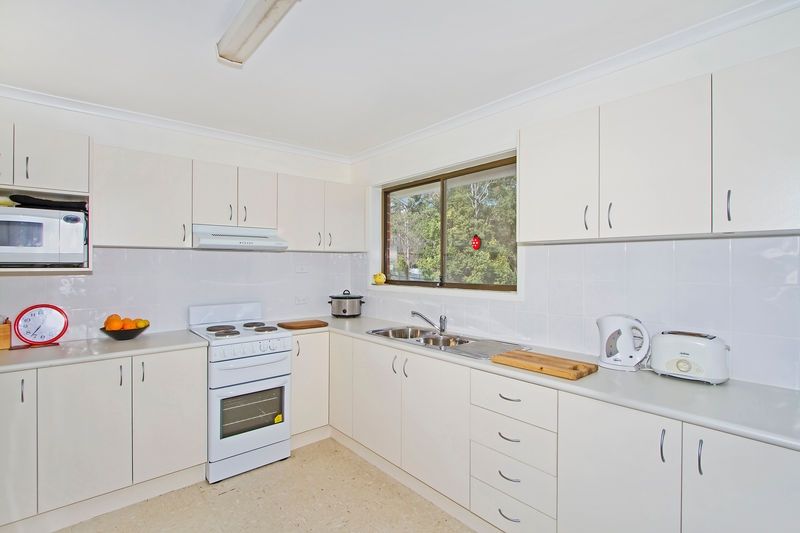 BOLTON POINT, NSW 2283