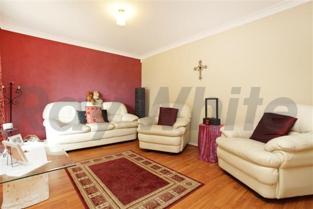 1/1 Tuga Place, GLENMORE PARK, NSW 2745