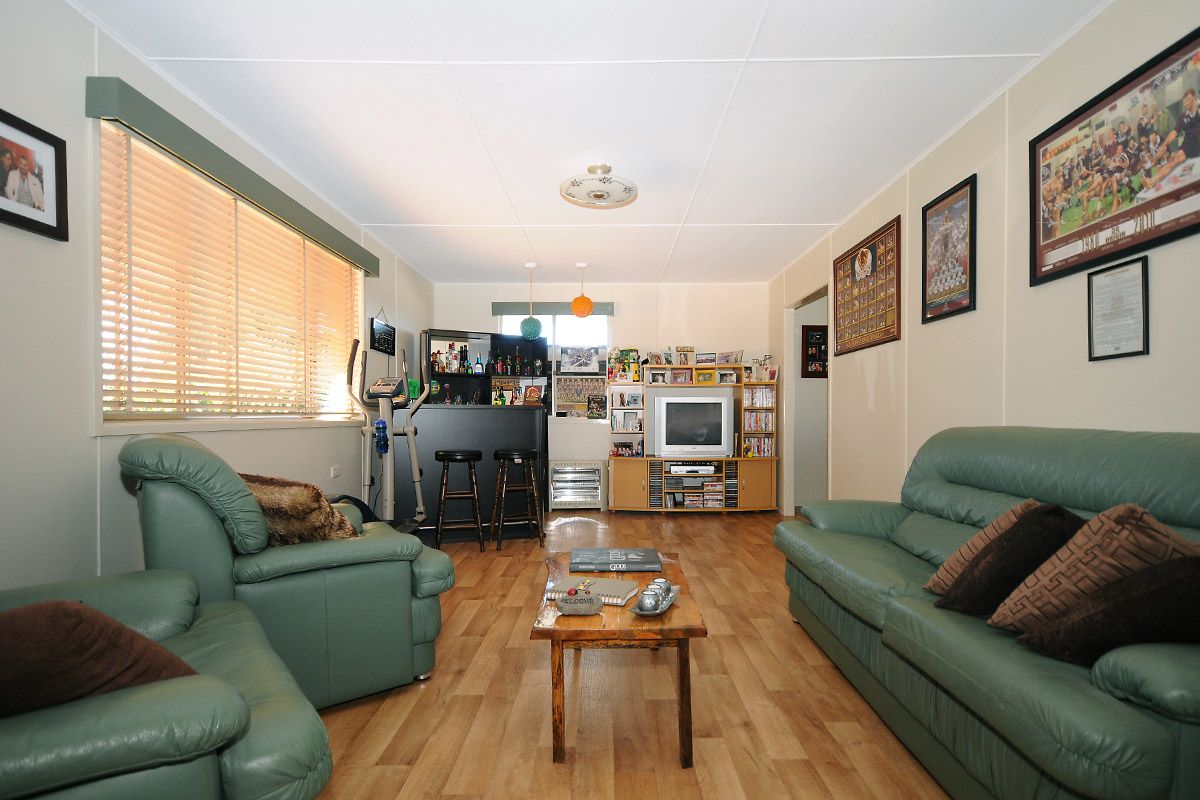 12 Kettle Street, ROCKVILLE, QLD 4350