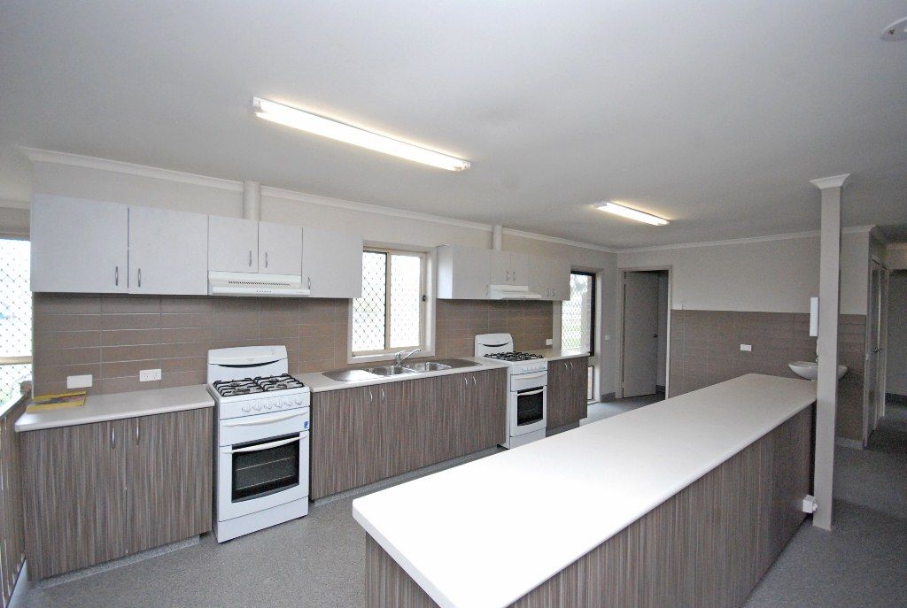 102 Leawarra Crescent, DELACOMBE, VIC 3356
