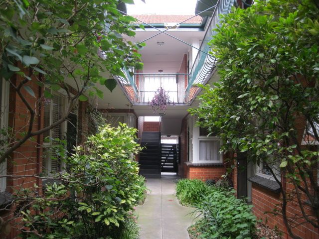 12/3 Huntly Street, GLEN HUNTLY, VIC 3163