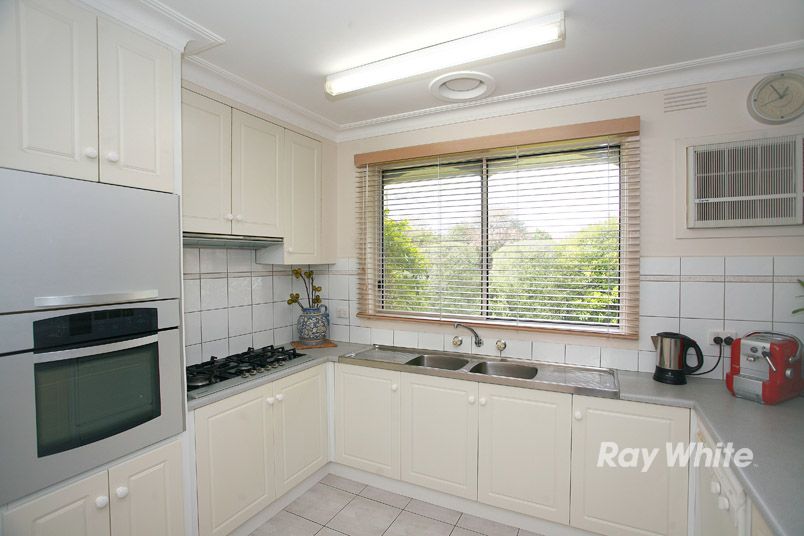 4 Woodstock Place, SPRINGVALE SOUTH, VIC 3172