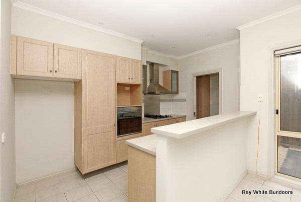 27 Lemon Gum Parade, BUNDOORA, VIC 3083