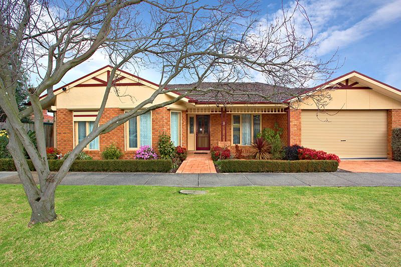 8 Leith Road, MACLEOD VIC 3085