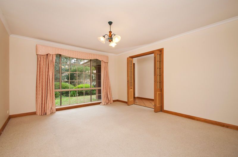 10 Woodland Grove, ABERFOYLE PARK, SA 5159