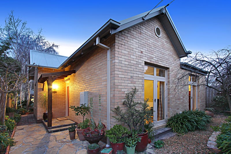 30 Canterbury Street, HUGHESDALE, VIC 3166