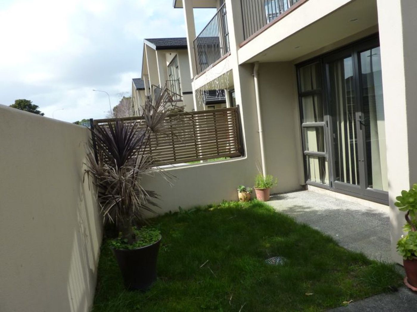 37/8 Landscape Road, PAPATOETOE, Manukau City
