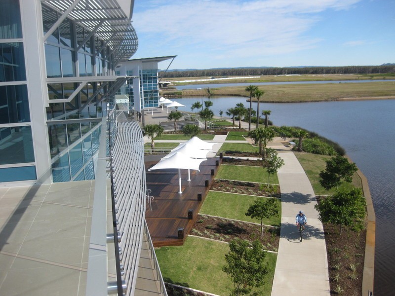 T1a / 10 Lake Kawana Boulevard, BIRTINYA, QLD 4575