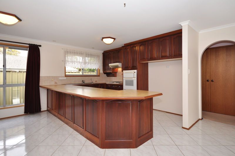 90 Oakridge Road, ABERFOYLE PARK SA 5159