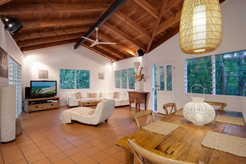 2 Legret Close, CLIFTON BEACH, QLD 4879