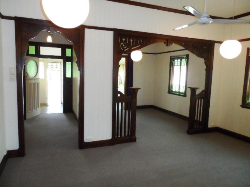 42 Holmesbrook Street, ASHGROVE, QLD 4060