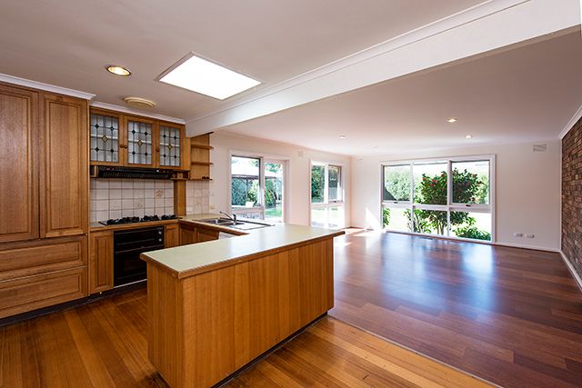 8 Rickards Avenue, KNOXFIELD, VIC 3180
